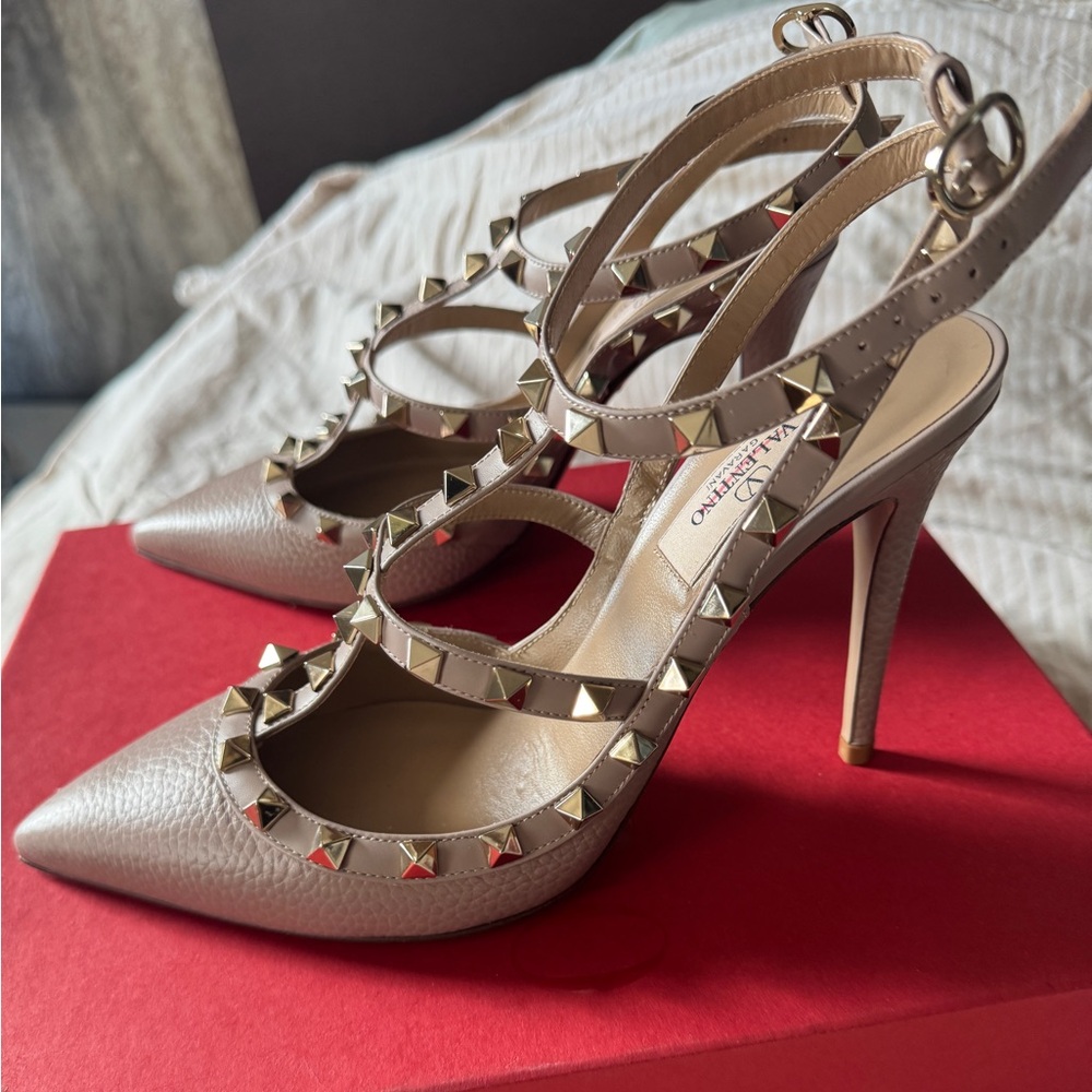 Valentino Ankle Strap Rockstud Studded Heels - Poudre